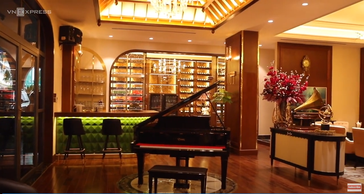 Cải tạo nhà kho thành sân golf, hồ cá